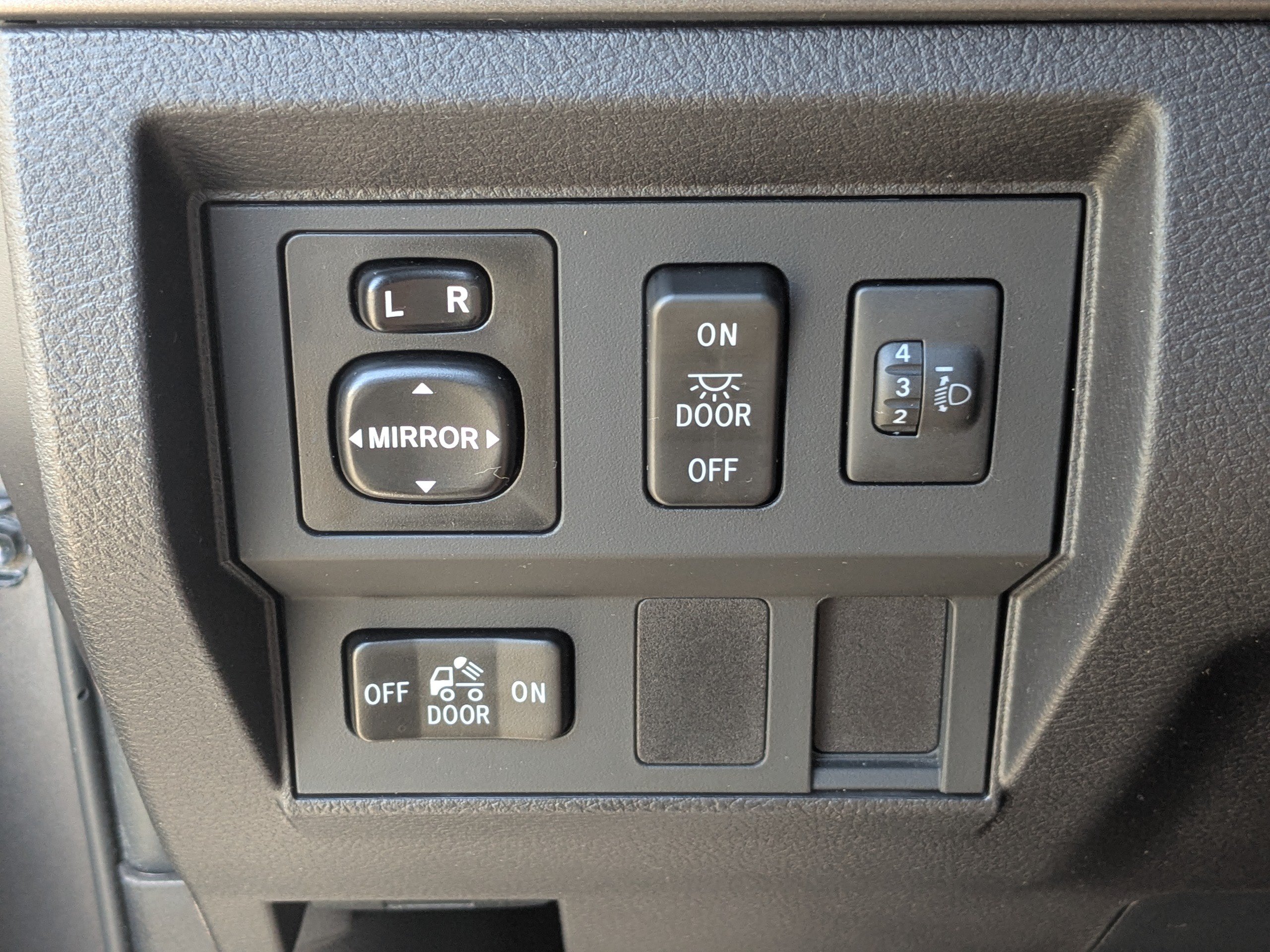 Used 2015 Toyota Tundra SR5 w/ SR5 Upgrade Package RWD image 20