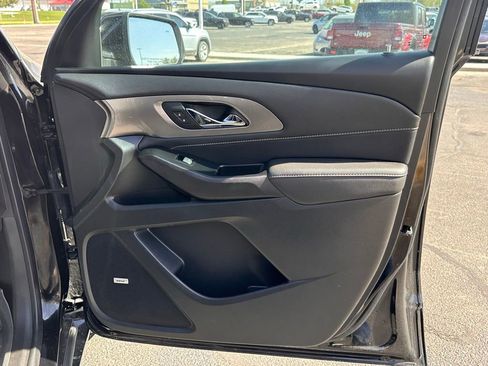 Used 2023 Chevrolet Traverse Premier AWD/4WD image 30
