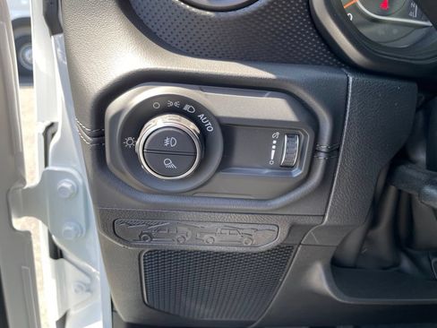 New 2026 Jeep Gladiator Sport AWD/4WD image 17