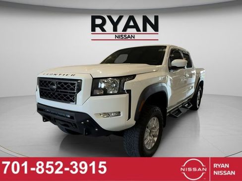 Certified 2022 Nissan Frontier SV AWD/4WD image 7