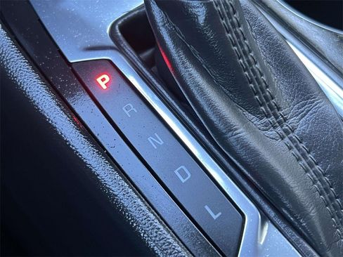 Used 2021 Chevrolet Equinox LS image 14