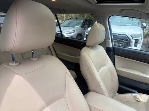 Used 2016 Subaru Outback 2.5i Limited AWD/4WD image 12