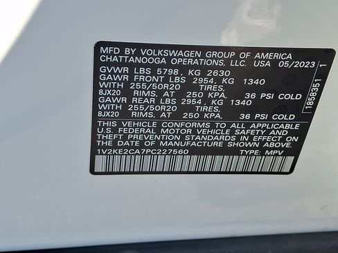 Certified 2023 Volkswagen Atlas Cross Sport SE w/ Panoramic Sunroof Package AWD/4WD image 28