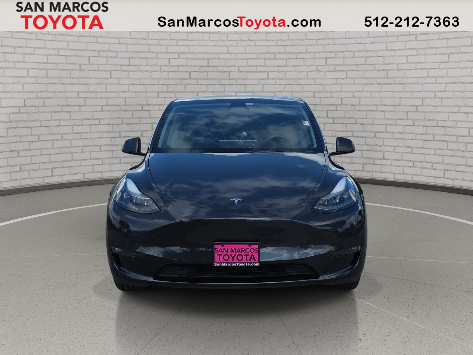 Used 2024 Tesla Model Y Long Range AWD/4WD image 2