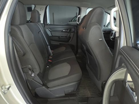 Used 2015 Chevrolet Traverse LT w/ Style and Technology Package FWD image 28