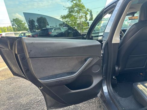 Used 2021 Tesla Model Y Performance AWD/4WD image 8