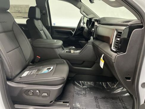 New 2026 GMC Sierra 3500 Denali w/ Denali Reserve Package AWD/4WD image 19