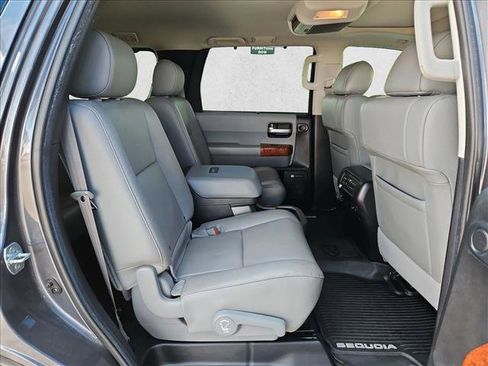 Used 2020 Toyota Sequoia Platinum AWD/4WD image 23