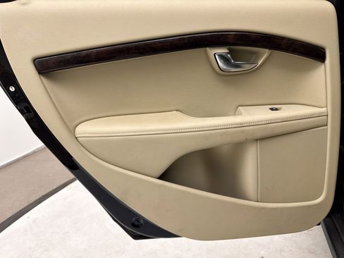 Used 2016 Volvo XC70 T5 Premier w/ Convenience Package image 23