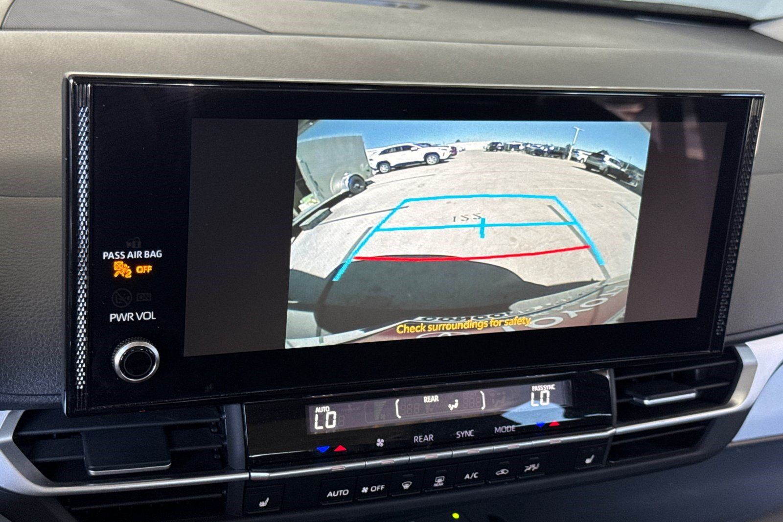 Used 2025 Toyota Sienna XLE FWD image 20