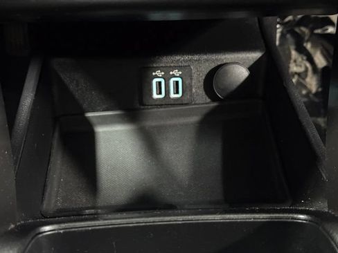 Used 2020 Ford Fusion SE FWD image 20