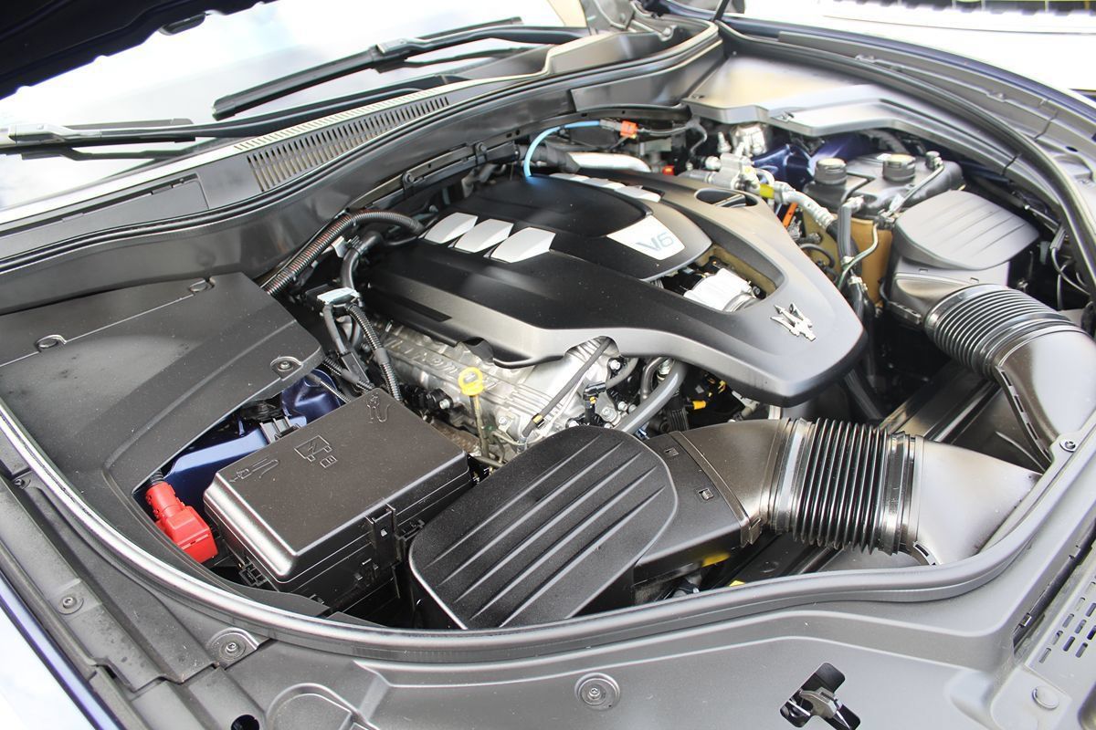 Used 2021 Maserati Levante AWD/4WD image 40