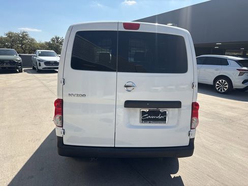 Used 2019 Nissan NV200 S image 7