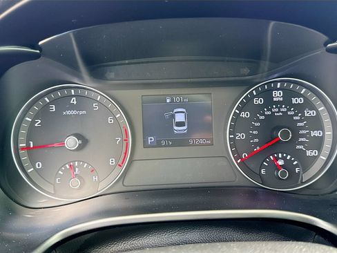 Used 2019 Kia Forte LXS FWD image 14