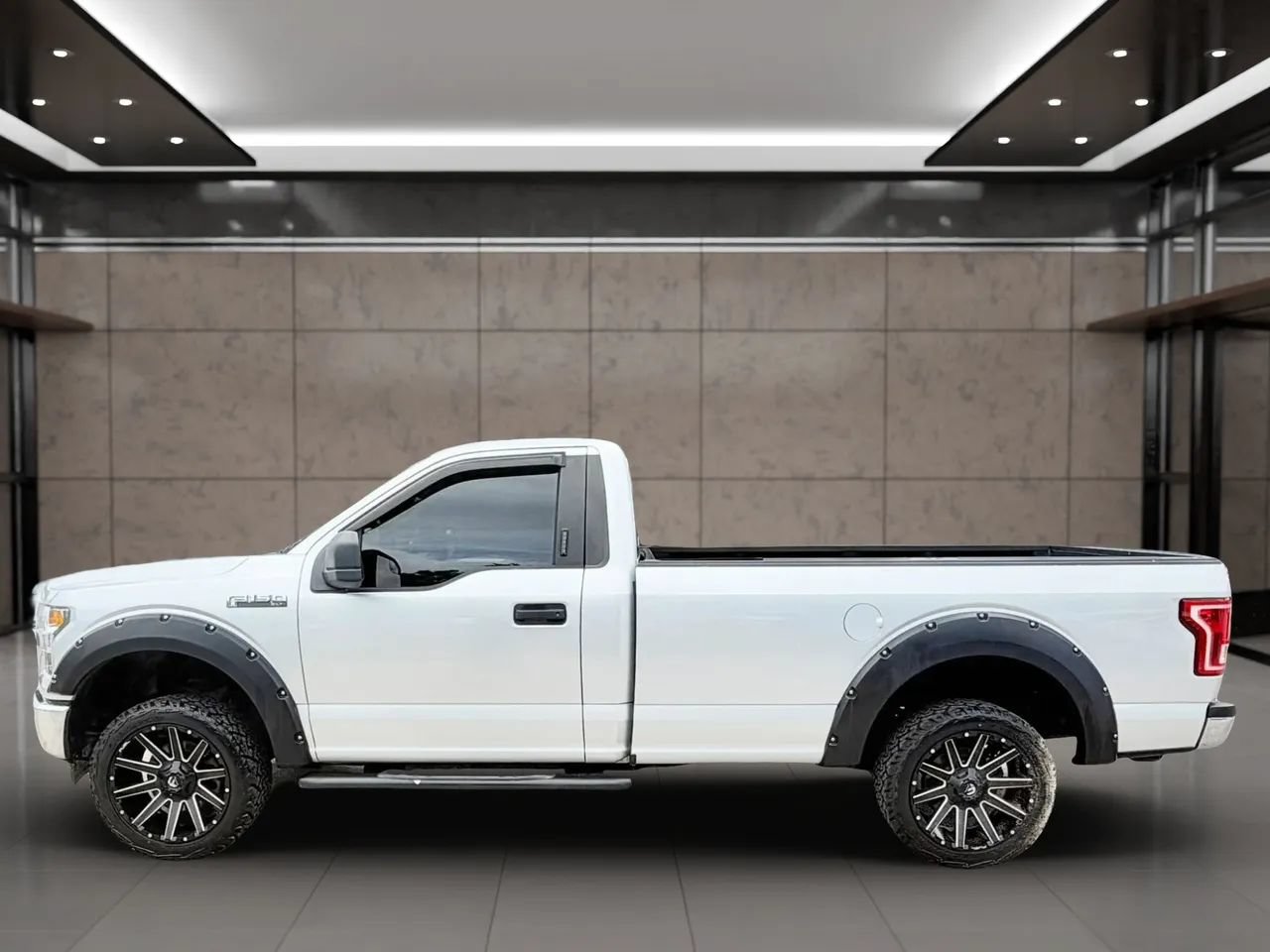 Used 2017 Ford F150 XLT RWD image 6