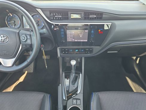 Used 2018 Toyota Corolla SE image 10