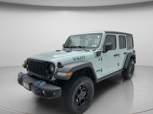 Used 2024 Jeep Wrangler Unlimited AWD/4WD image 3