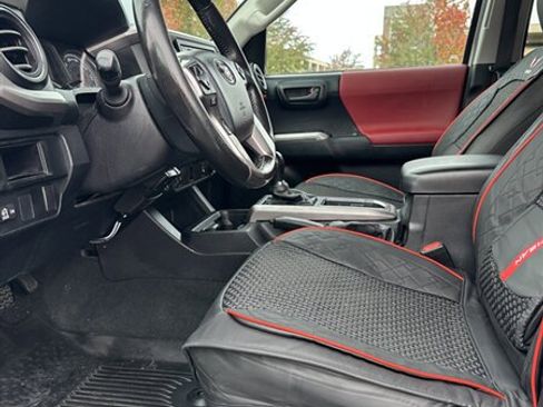 Used 2016 Toyota Tacoma SR5 w/ SR5 Appearance Package (SN) image 14