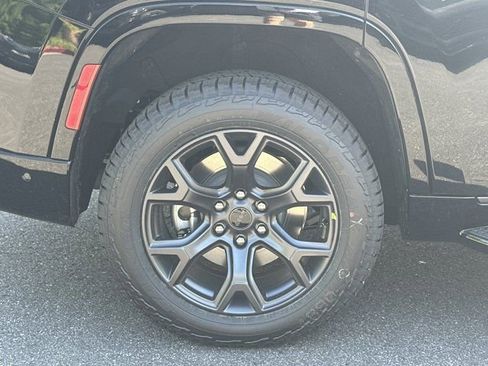 New 2026 Jeep Grand Wagoneer 4WD image 19