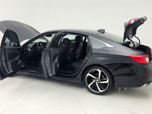 Used 2018 Honda Accord Sport image 11