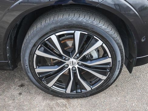 Used 2023 Volvo XC60 B5 Plus image 15