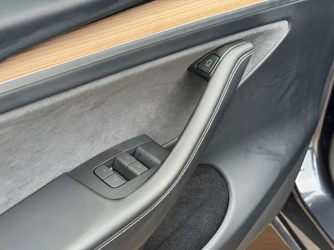 Used 2024 Tesla Model Y Long Range RWD image 16