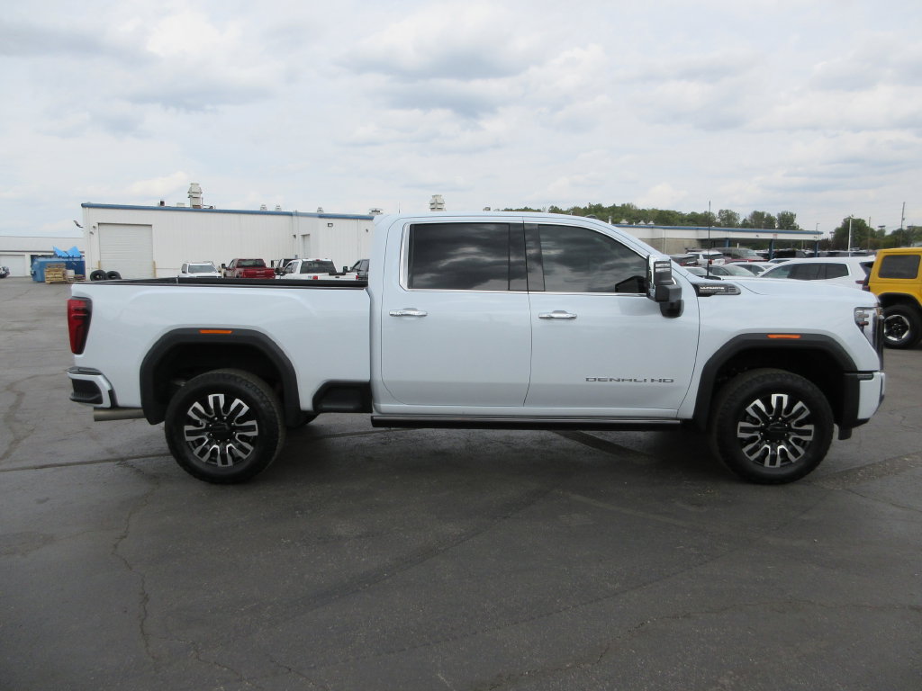 Certified 2026 GMC Sierra 2500 Denali Ultimate AWD/4WD image 4