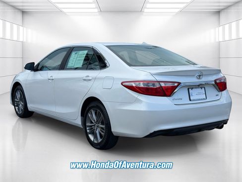 Used 2017 Toyota Camry SE FWD image 4