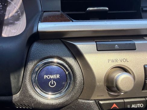 Used 2015 Lexus ES 300h FWD image 21