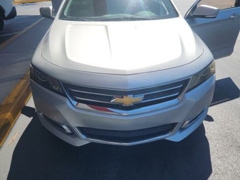 Used 2015 Chevrolet Impala LT FWD image 2