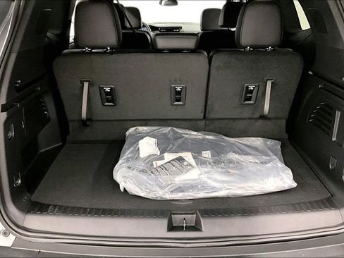 Used 2025 GMC Acadia Elevation w/ Elevation Premium Package image 42