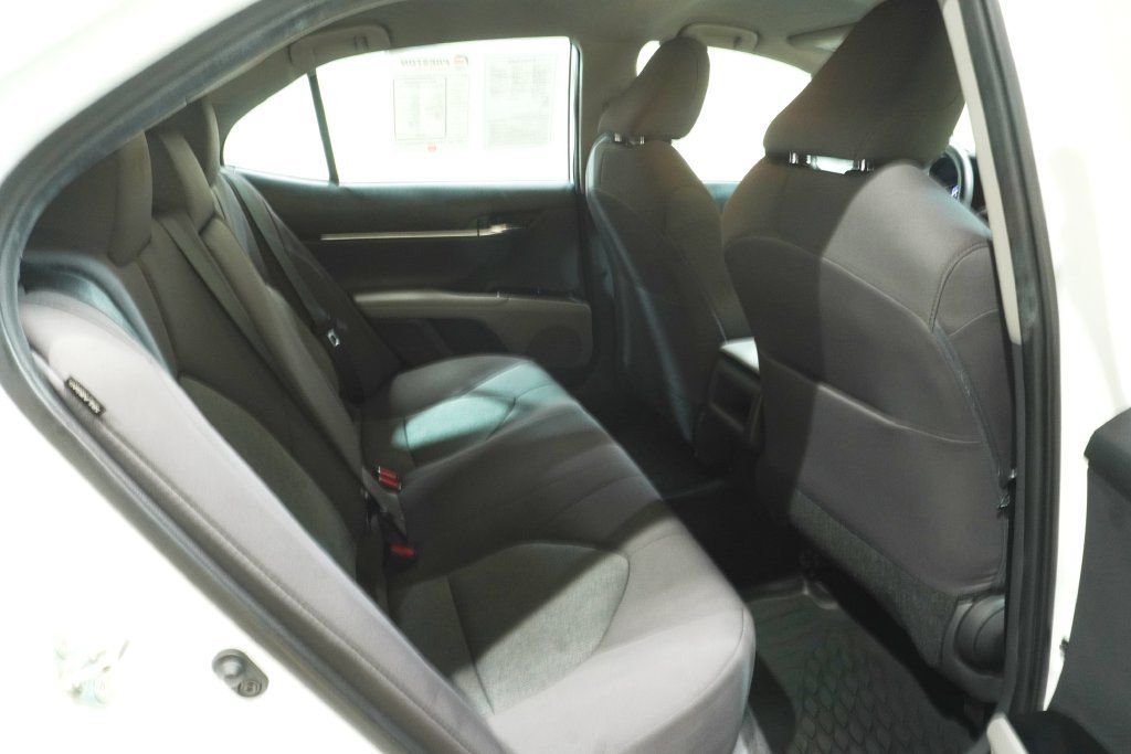 Used 2020 Toyota Camry LE FWD image 13
