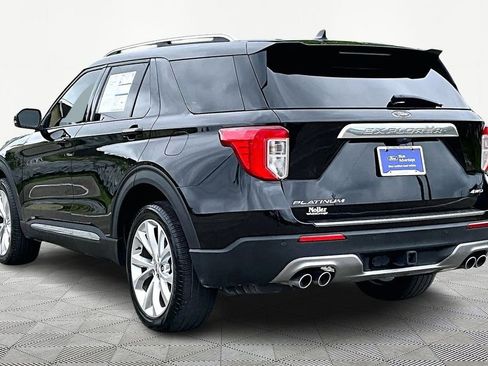 Certified 2023 Ford Explorer Platinum w/ Technology Package AWD/4WD image 13
