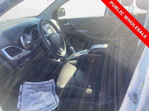 Used 2012 Dodge Journey SXT w/ Flexible Seating Group image 9