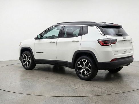 Used 2025 Jeep Compass Limited AWD/4WD image 6