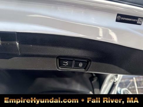 Used 2022 Alfa Romeo Stelvio Veloce image 8