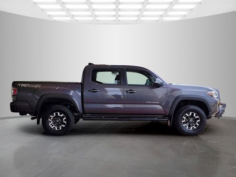 Used 2021 Toyota Tacoma TRD Off-Road w/ Technology Package AWD/4WD image 3