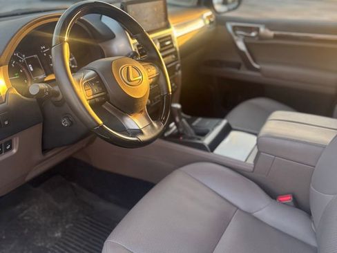 Certified 2023 Lexus GX 460 Premium w/ Premium Plus Package image 9