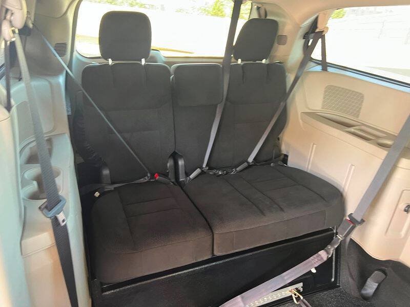 Used 2016 Dodge Grand Caravan SXT FWD image 43