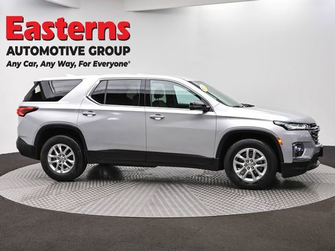 Used 2022 Chevrolet Traverse LS AWD/4WD image 4
