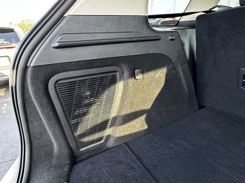 Used 2025 Lincoln Corsair FWD image 11