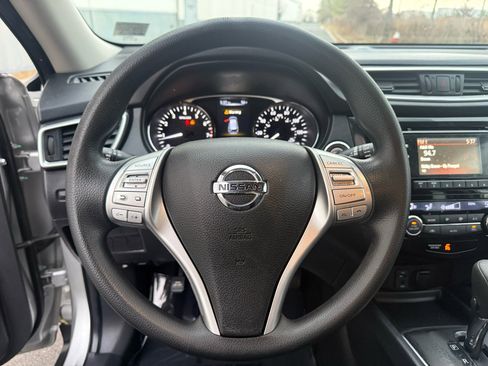 Used 2016 Nissan Rogue SV image 27