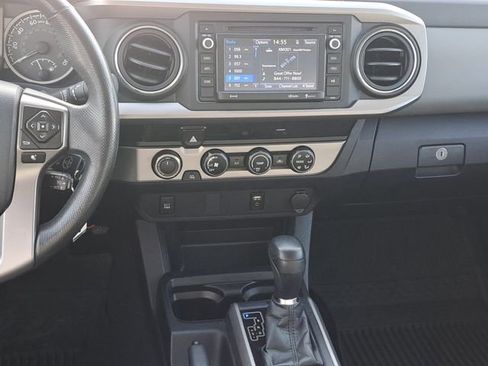 Used 2017 Toyota Tacoma SR5 image 22