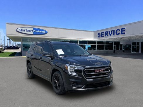 Used 2024 GMC Terrain AT4 AWD/4WD image 2