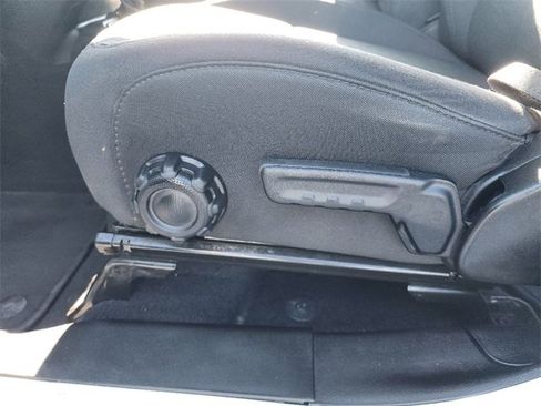 Used 2022 Jeep Wrangler Unlimited Sahara image 19