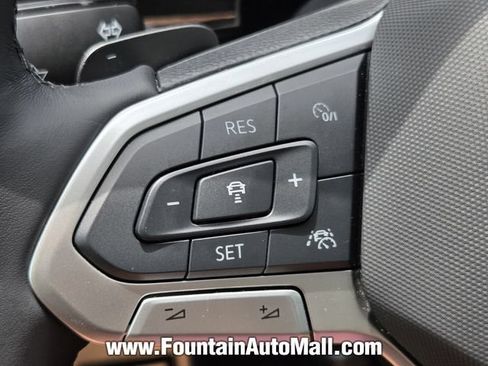 Used 2025 Volkswagen Atlas SEL Premium R-Line AWD/4WD image 22