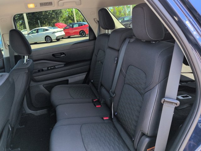 Used 2024 Nissan Pathfinder SV FWD image 14