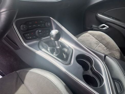 Used 2018 Dodge Challenger R/T Scat Pack w/ Leather Interior Group RWD image 13