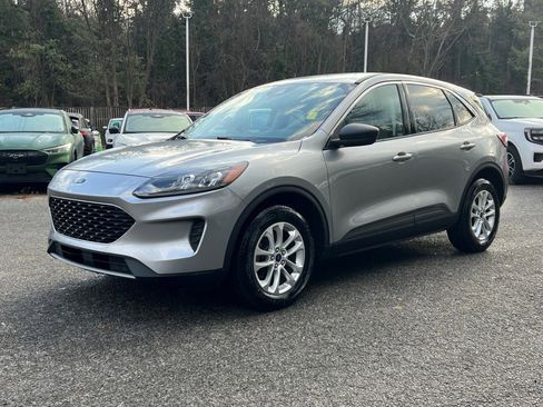 Certified 2022 Ford Escape SE image 2