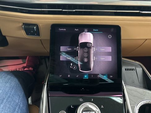 Used 2025 Cadillac Escalade IQ Luxury 2 image 42